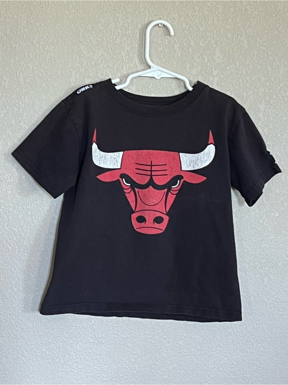Unk Black Tee with Chicago bulls logo‎